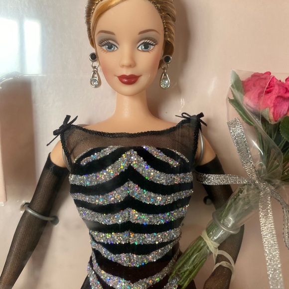 Barbie 40th Anniversary Doll Collector Edition - Picture 3 of 10